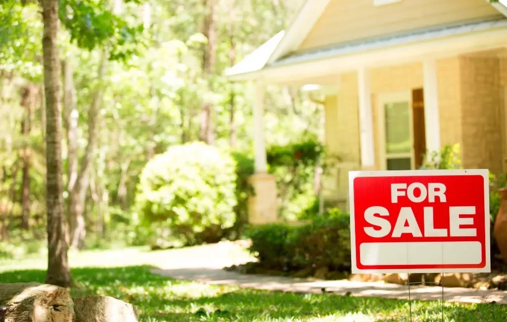 How to look for homes on probate